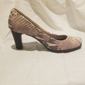 Rockport Walkability Pumps